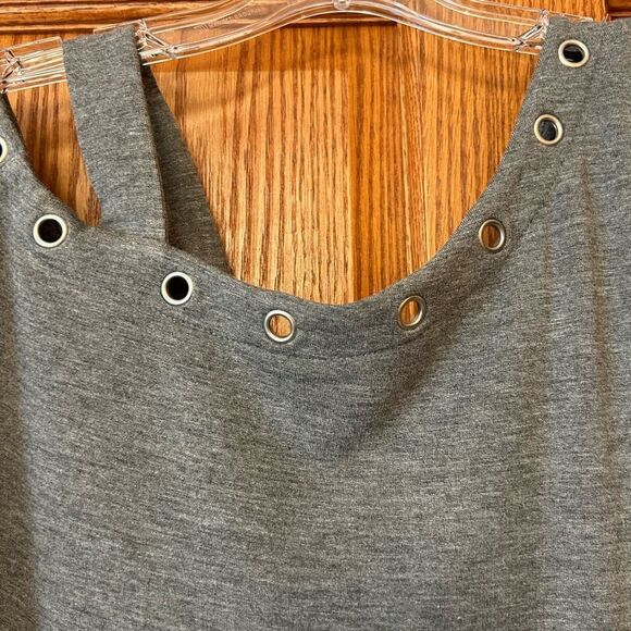 Roaman’s size 12 NWT gray sweatshirt grommet embellished long sleeve - Picture 2 of 7